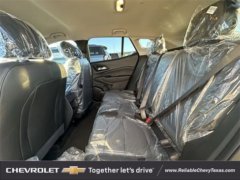 New 2026 Chevrolet Trax LT w/ Driver Confidence Package image 27