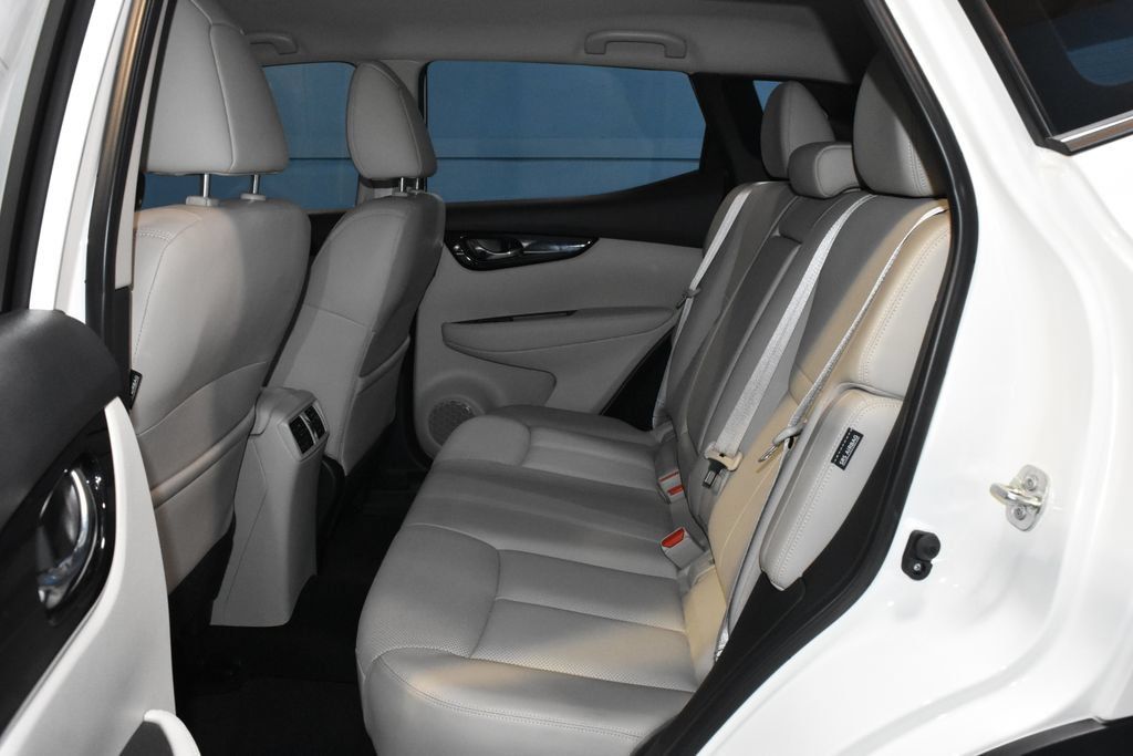 Certified 2022 Nissan Rogue Sport SL AWD/4WD image 17