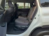 Used 2023 Toyota Highlander LE image 5
