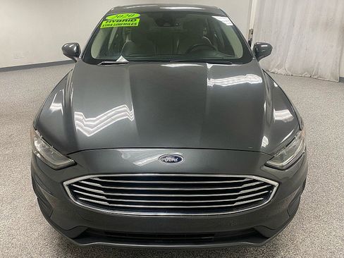 Used 2020 Ford Fusion SE image 2