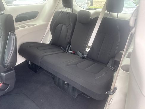 Used 2024 Chrysler Voyager LX FWD image 13