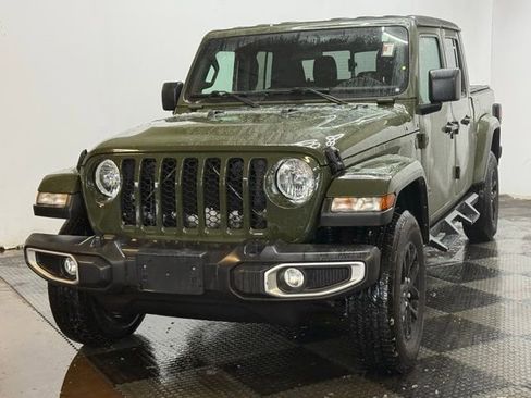 Used 2022 Jeep Gladiator Sport image 6
