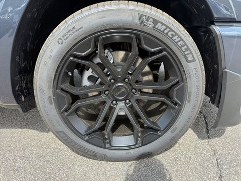 New 2026 RAM 1500 Big Horn AWD/4WD image 9