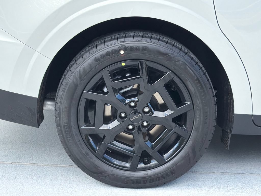 New 2027 Kia Carnival SX w/ Dark Edition Package FWD image 9