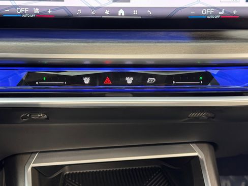 Used 2023 BMW i7 xDrive60 w/ Executive Package 2 image 36