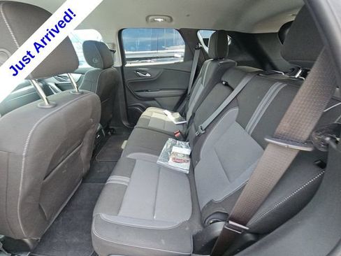 Used 2025 Chevrolet Blazer LT FWD image 8