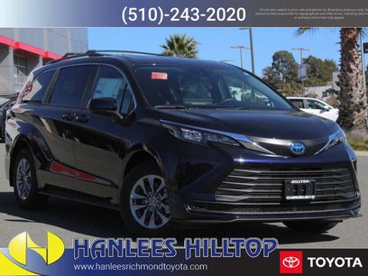 New 2025 Toyota Sienna LE