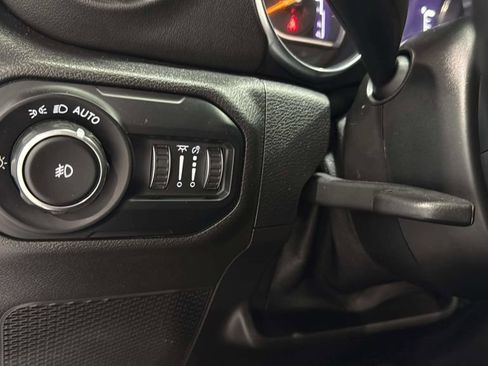 Used 2021 Jeep Wrangler Unlimited Sahara w/ Uconnect 4C Nav & Sound Group AWD/4WD image 34