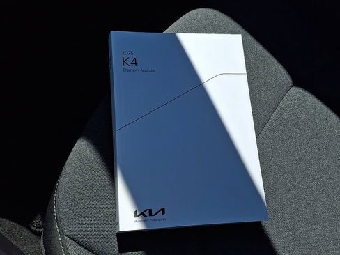 Certified 2025 Kia K4 FWD image 25