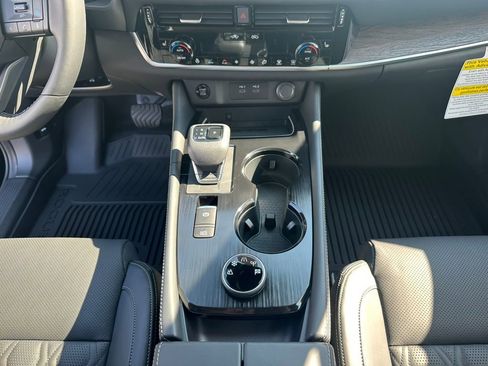 New 2026 Nissan Rogue Platinum w/ Platinum Premium Package image 18