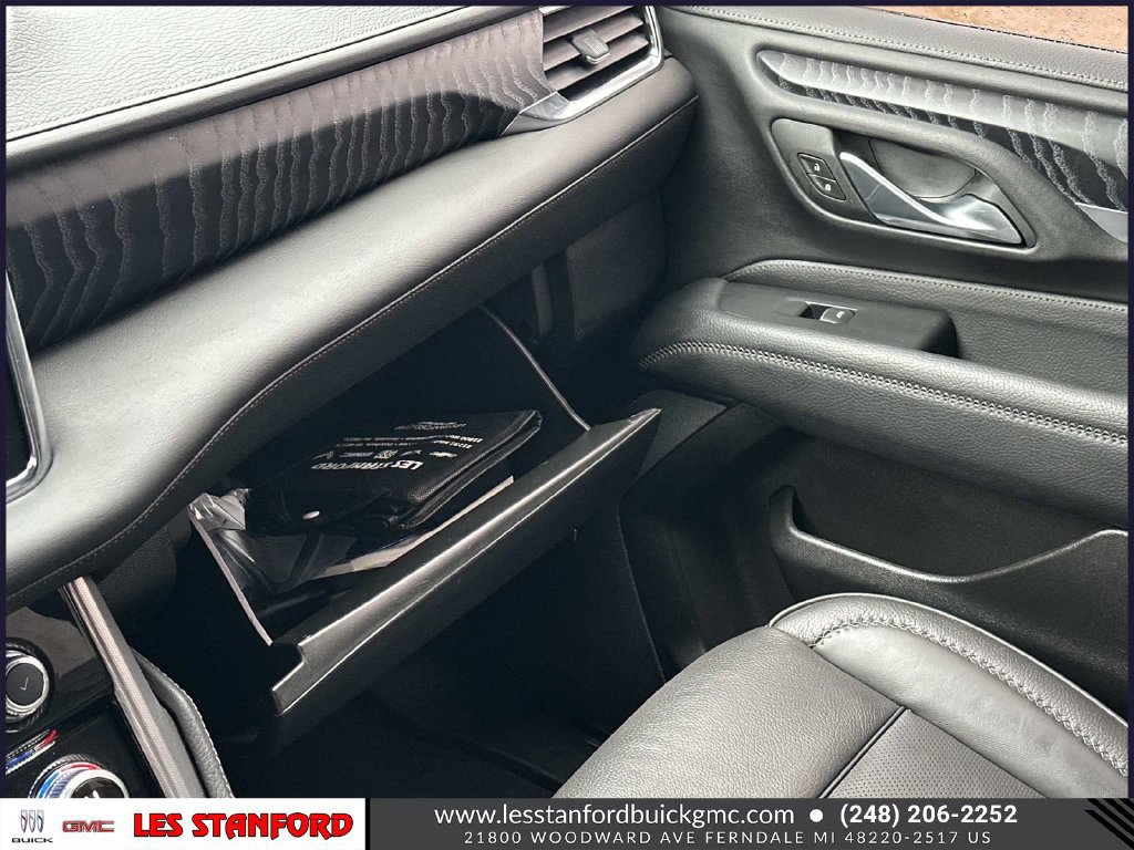 Used 2024 GMC Yukon XL Denali AWD/4WD image 33