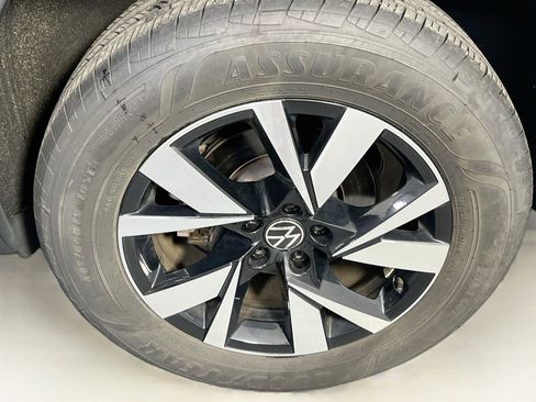 Used 2023 Volkswagen Atlas Cross Sport SE AWD/4WD image 29