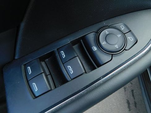 Used 2021 Buick Envision Essence w/ Technology Package I image 27