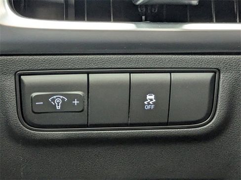 Used 2025 Hyundai Tucson SE image 32