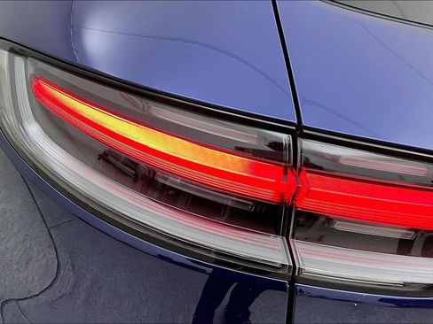 Used 2023 Porsche Macan image 40