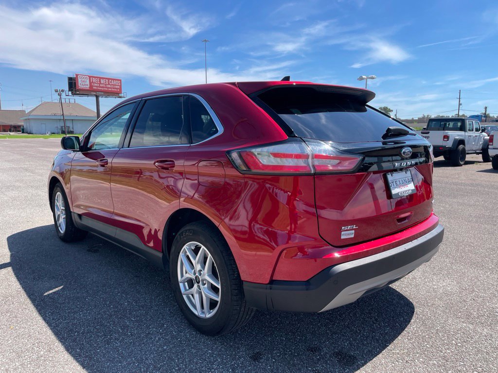 Used 2024 Ford Edge SEL AWD/4WD image 5