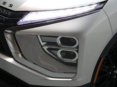 New 2026 Mitsubishi Eclipse Cross LE image 2