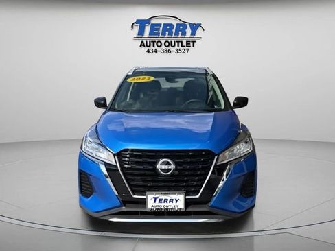 Used 2023 Nissan Kicks SV FWD image 3