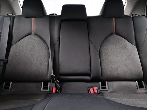 Used 2019 Toyota Camry LE w/ Convenience Package FWD image 16