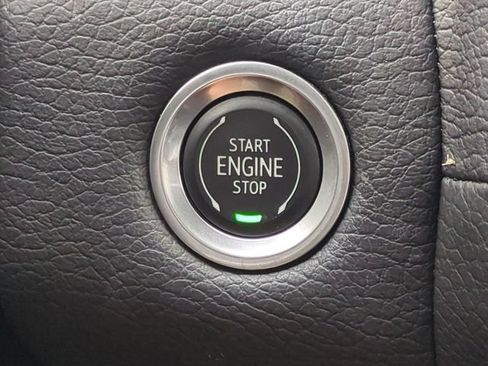 Used 2022 GMC Yukon Denali w/ Denali Premium Package AWD/4WD image 35