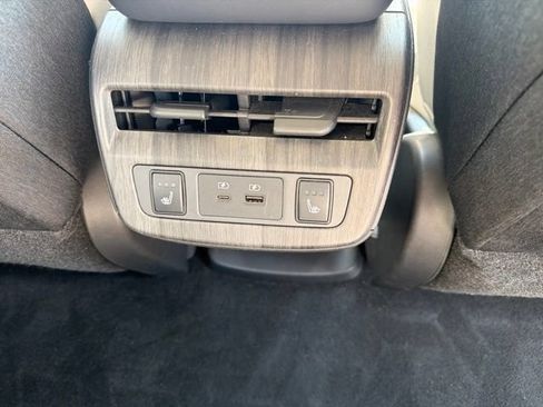 Used 2023 Nissan Ariya FWD image 33