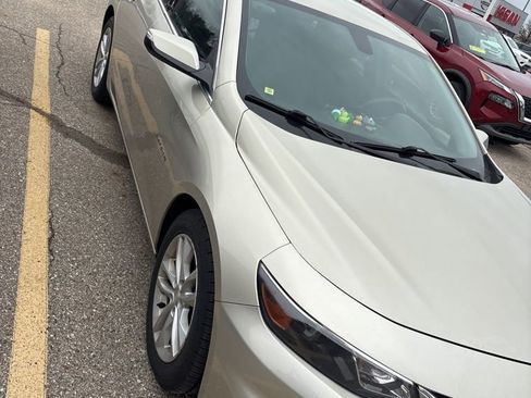 Used 2016 Chevrolet Malibu LT image 5