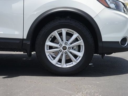Used 2019 Nissan Rogue Sport SV w/ Technology Package FWD image 4