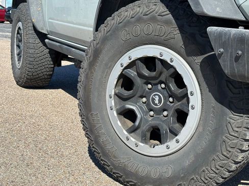 Used 2022 Ford Bronco Black Diamond w/ Sasquatch Package image 2