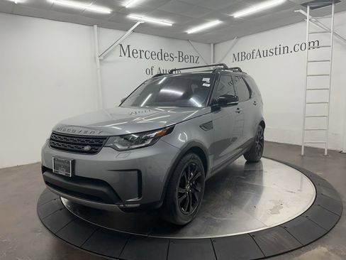 Used 2020 Land Rover Discovery HSE image 3
