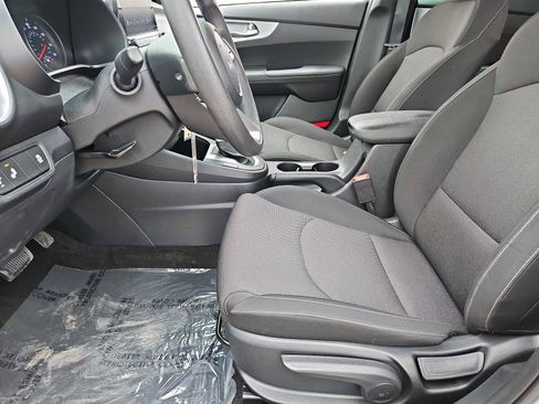 Used 2024 Kia Forte LXS w/ LXS Technology Package image 16
