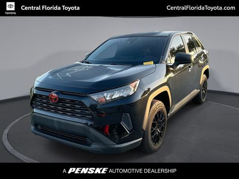 Used 2022 Toyota RAV4 LE FWD image 1
