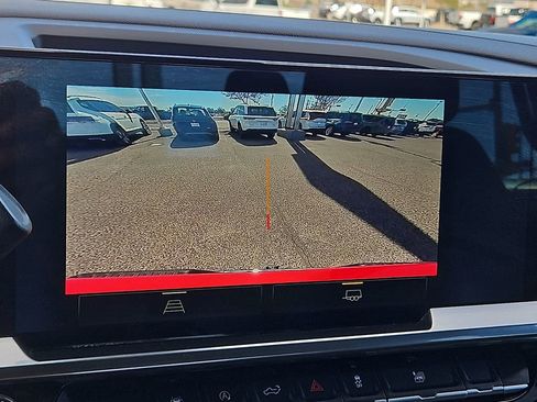 Used 2025 Chevrolet Silverado 1500 LT image 17