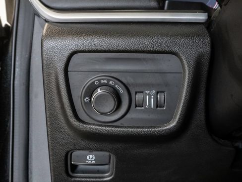 Used 2025 Jeep Grand Cherokee Laredo X w/ Luxury Tech Group I AWD/4WD image 14