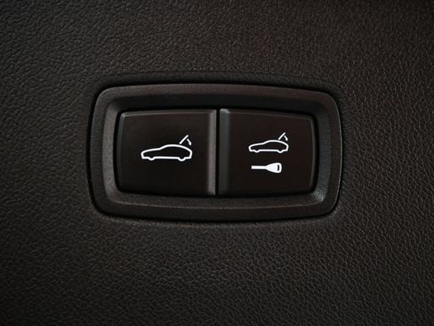 Used 2024 Porsche Cayenne Turbo AWD/4WD image 30