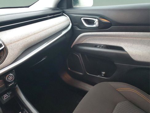 Certified 2022 Jeep Compass Sport image 26