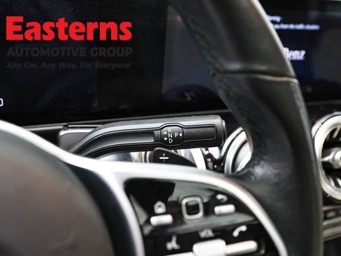 Used 2021 Mercedes-Benz GLB 250 4MATIC image 17