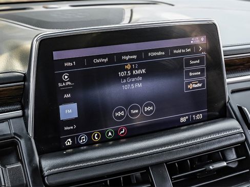 Used 2021 Chevrolet Suburban Premier w/ Premium Package image 30