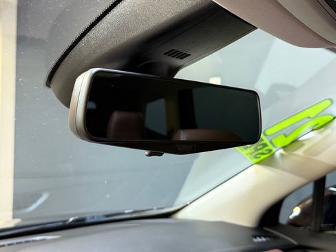 Used 2021 Buick Enclave Avenir w/ Avenir Technology Package image 32