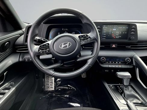 Used 2023 Hyundai Santa Fe SEL w/ Premium Package FWD image 9