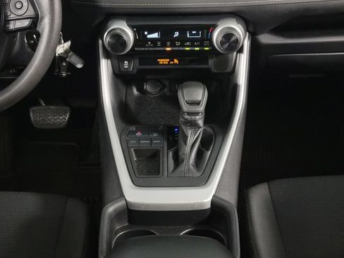 Used 2020 Toyota RAV4 LE FWD image 24
