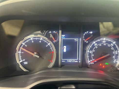 Used 2024 Toyota 4Runner Limited AWD/4WD image 24
