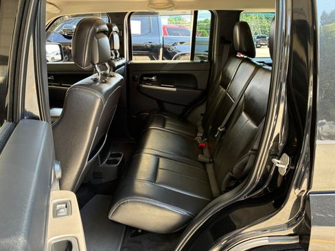 Used 2011 Jeep Liberty Limited Jet AWD/4WD image 27