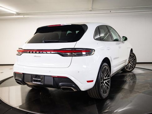 Certified 2023 Porsche Macan AWD/4WD image 7