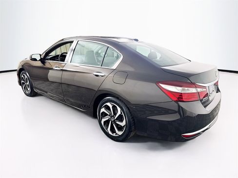 Used 2017 Honda Accord EX-L image 5