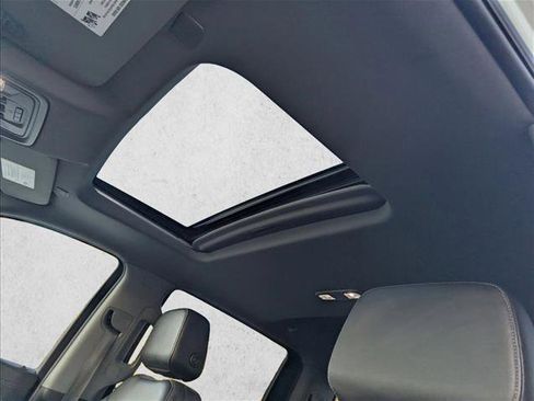 Used 2021 Chevrolet Silverado 1500 LT Trail Boss w/ Convenience Package II image 15