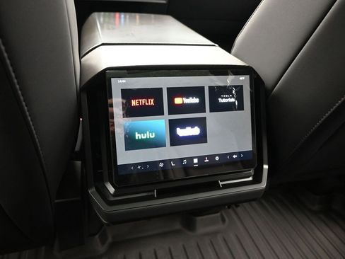 Used 2025 Tesla Cybertruck AWD Crew Cab image 31