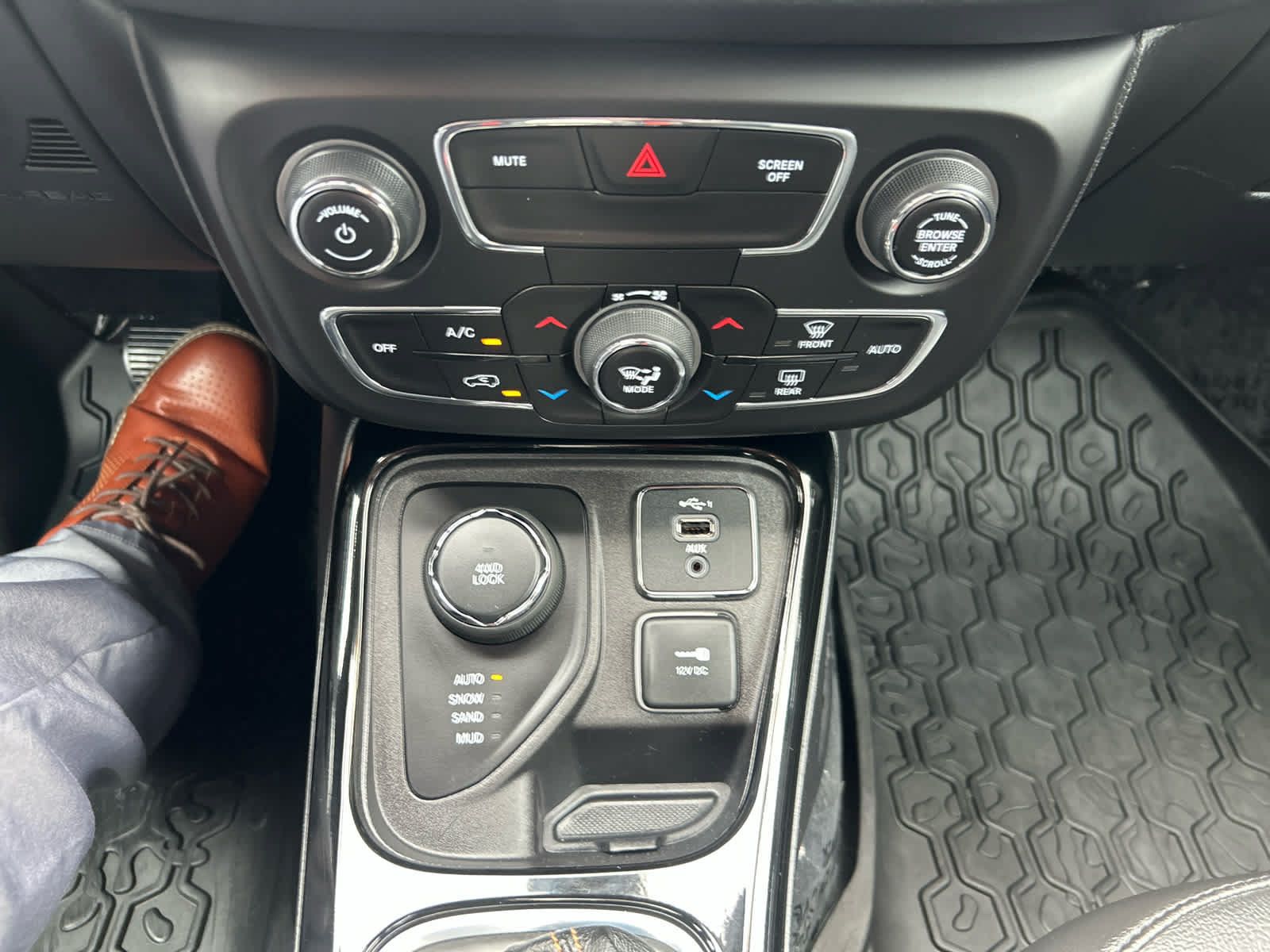 Used 2019 Jeep Compass Limited AWD/4WD image 19