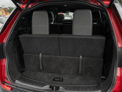 Used 2016 Land Rover Discovery Sport HSE AWD/4WD image 9