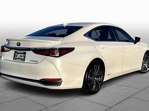 Used 2019 Lexus ES 300h image 12