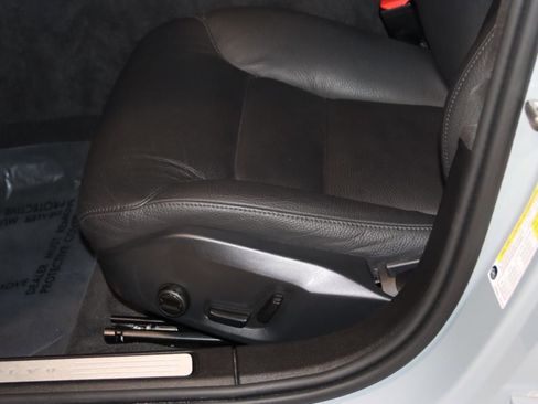 Used 2025 Volvo V60 B5 Cross Country Plus image 32